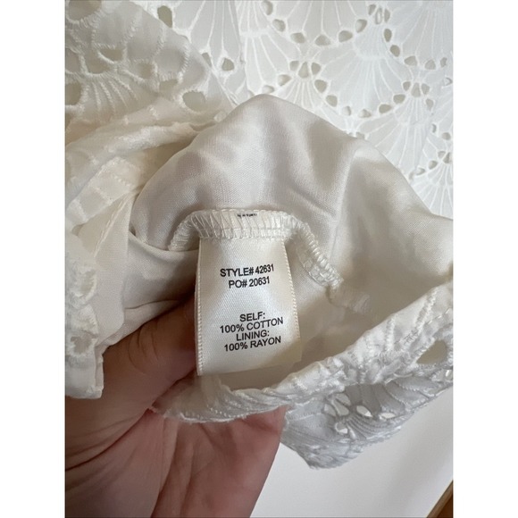 Skies are blue sleeveless top women's white size L eyelet lace seashell Lined - Picture 6 of 7